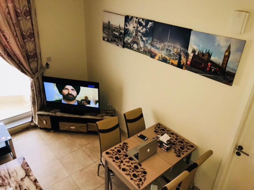 California Hostel Dubaï Extérieur photo