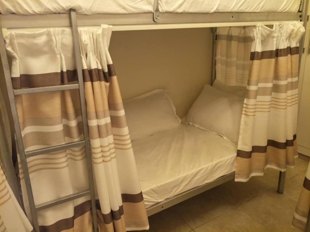 California Hostel Dubaï Extérieur photo